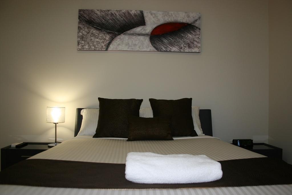 Noah'S Mid City Motor Inn Мъсуелбрук Стая снимка