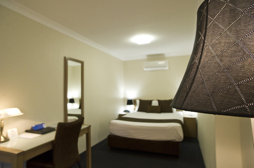 Noah'S Mid City Motor Inn Мъсуелбрук Стая снимка