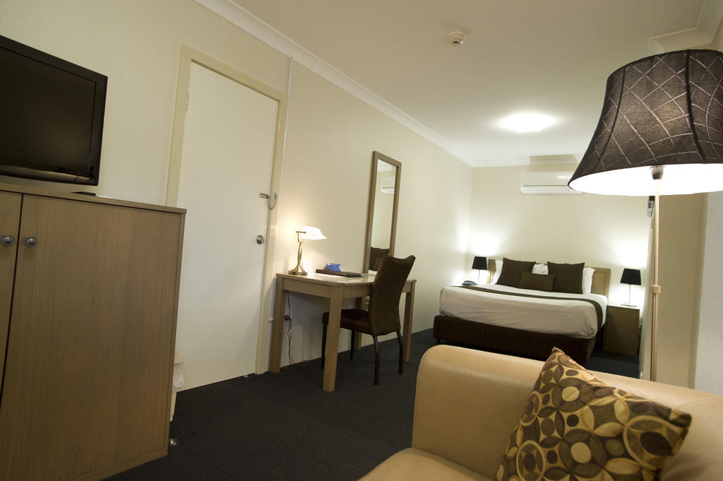 Noah'S Mid City Motor Inn Мъсуелбрук Стая снимка