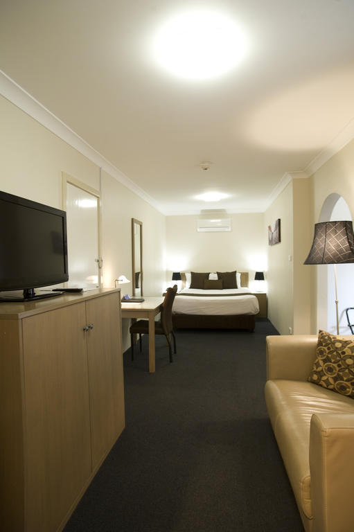 Noah'S Mid City Motor Inn Мъсуелбрук Екстериор снимка