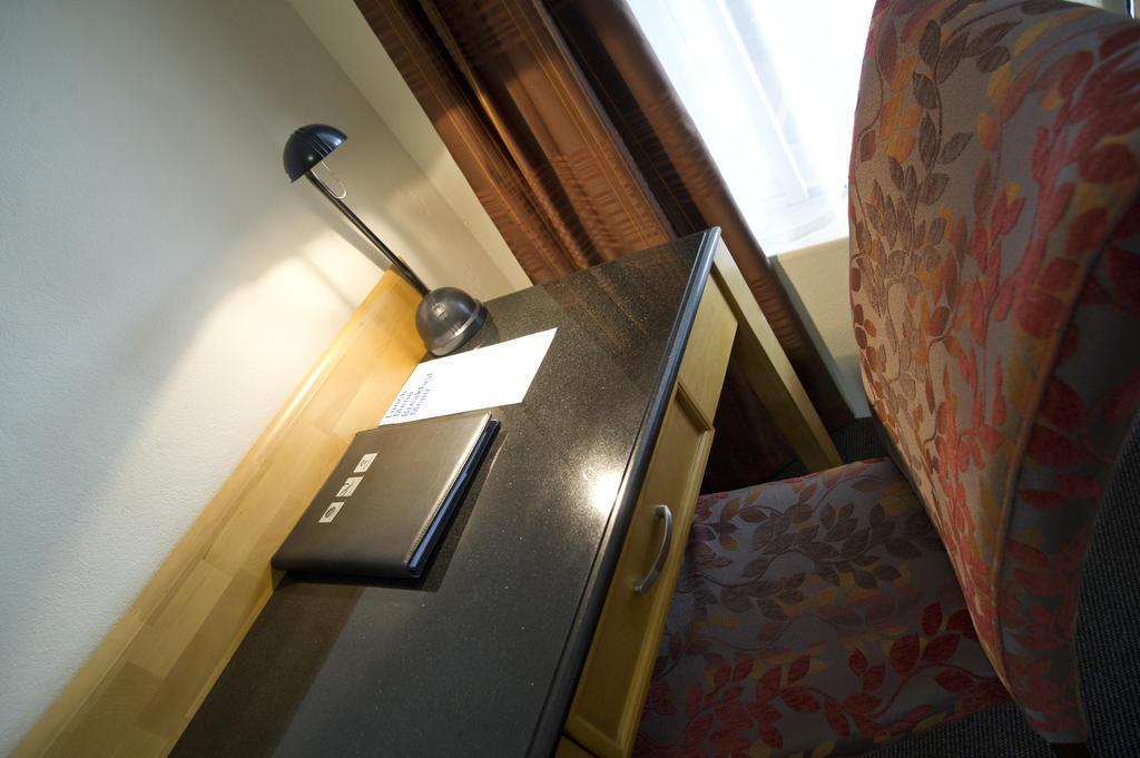 Noah'S Mid City Motor Inn Мъсуелбрук Стая снимка