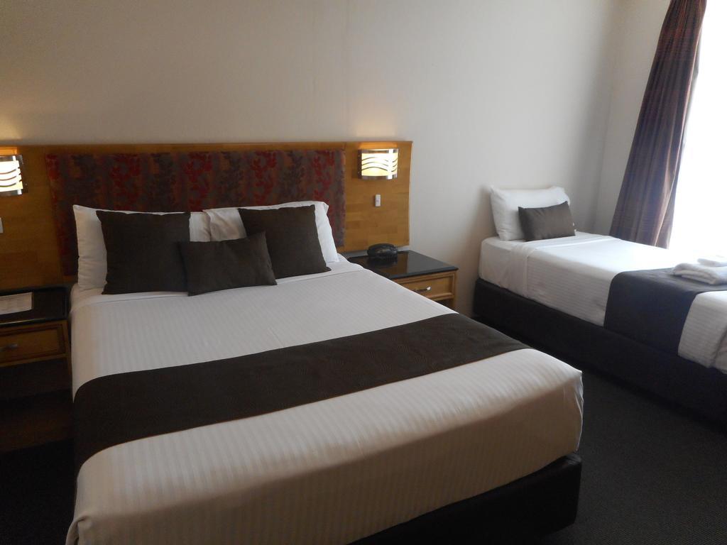 Noah'S Mid City Motor Inn Мъсуелбрук Стая снимка